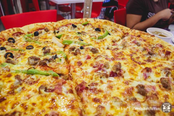 Pizza Warehouse Huge New York Style Pizza In The Heart Of Makati When In Manila