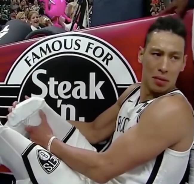 WATCH: Jeremy Lin in tears, leaves the court after knee injury - When