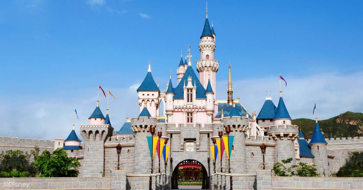 LOOK: This Guy Fulfilled His Dream of Working in Disneyland - When In ...