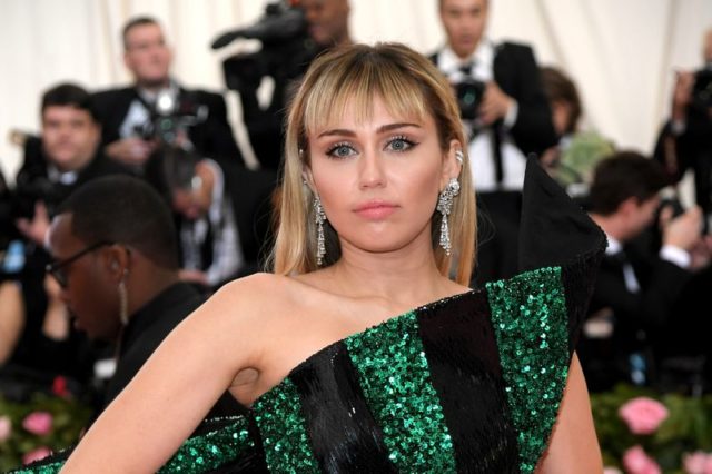 Miley Cyrus was groped by a fan in Spain - When In Manila