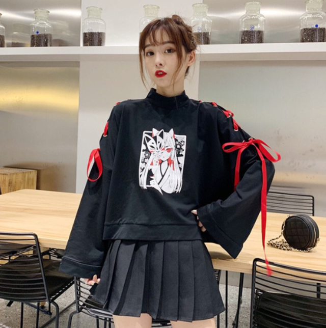 https://www.wheninmanila.com/wp-content/uploads/2021/02/Japanese-Fashion-Oversized-Laced-Shirts-640x644.png