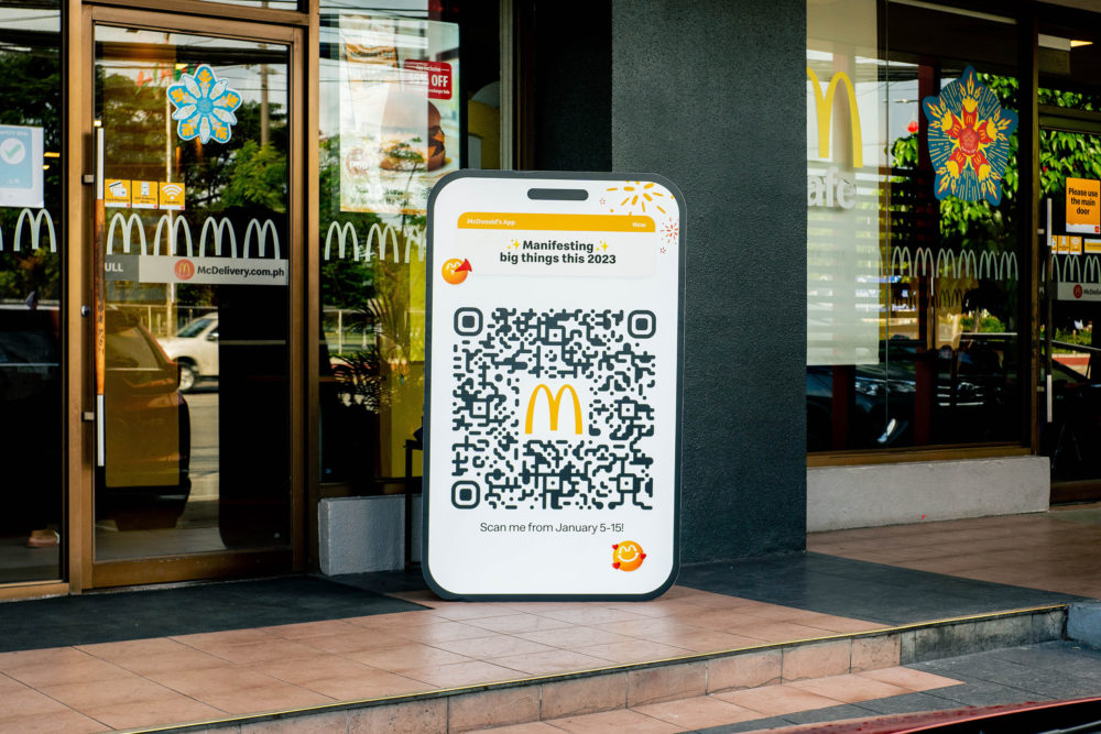 look-these-giant-qr-codes-in-mcdonald-s-can-be-scanned-for-big