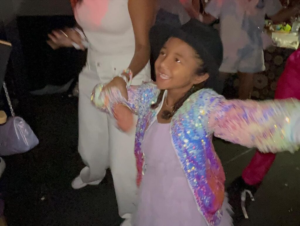 LOOK: Kobe Bryant's Daughter Bianka Shares Precious Moment With Taylor ...