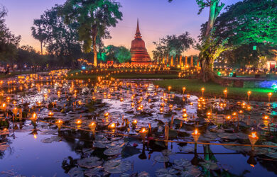 (c) Thinapob | Loy Krathong is one of the most beautiful festivals in Thailand