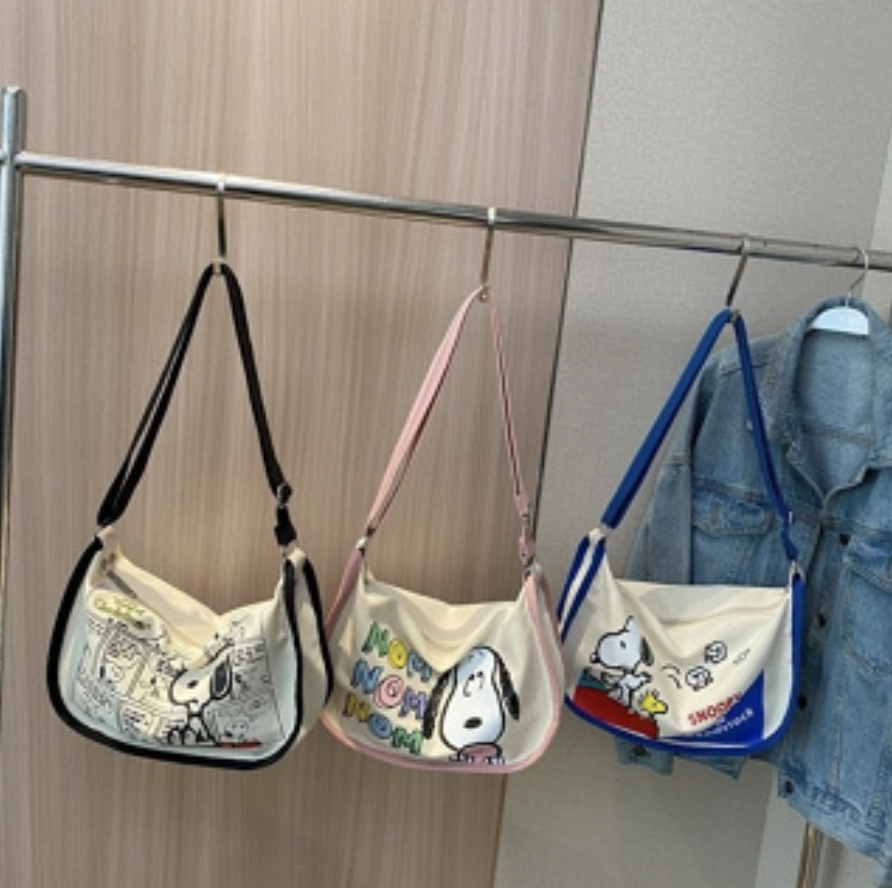 snoopy sling bag