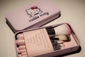 Hello Kitty brush set