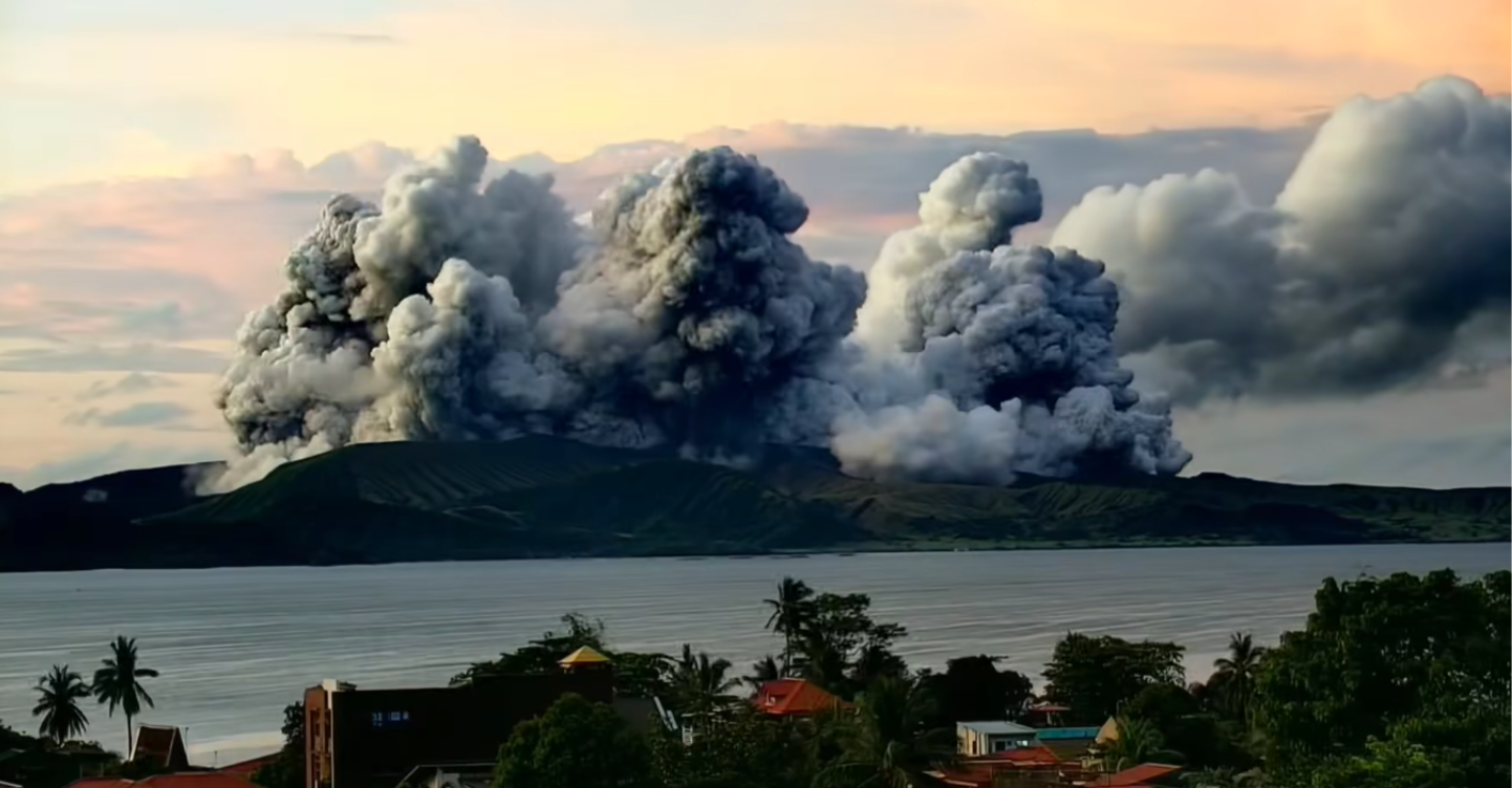 Taal Volcano eruption