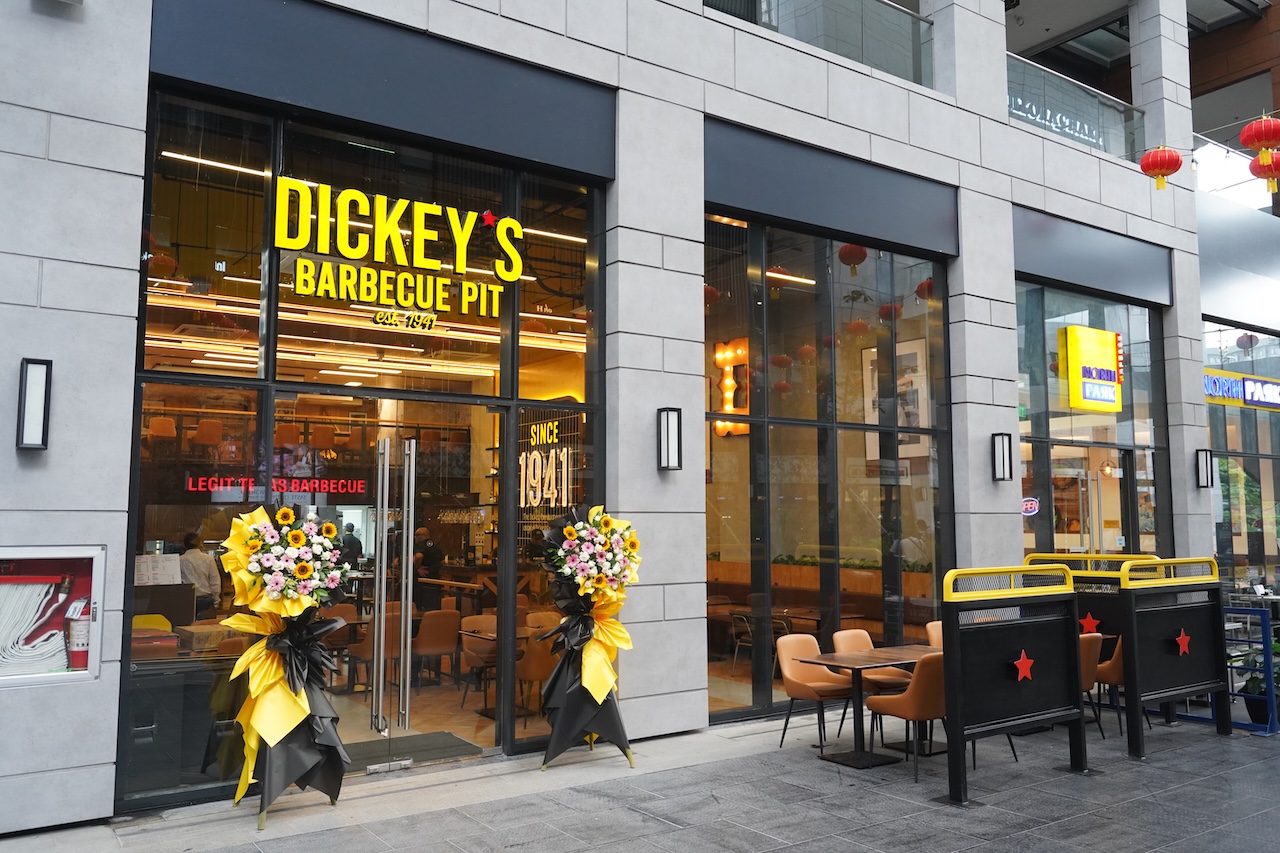 True Texas-Style Barbecue Is Here — Dickey’s Barbecue Pit Opens in the Philippines