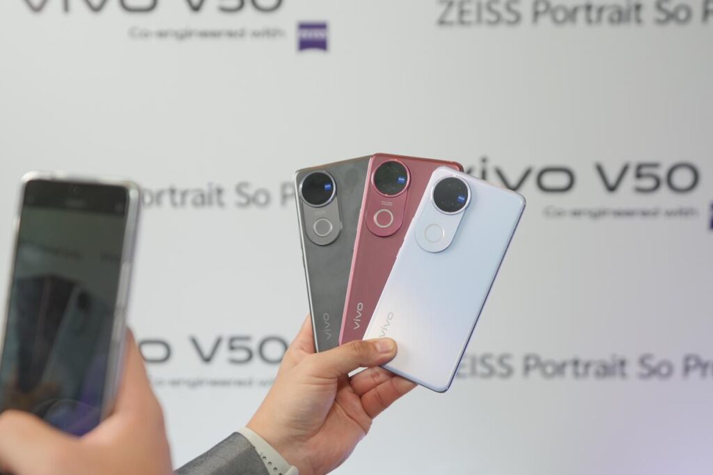 8 vivo V50 colorways